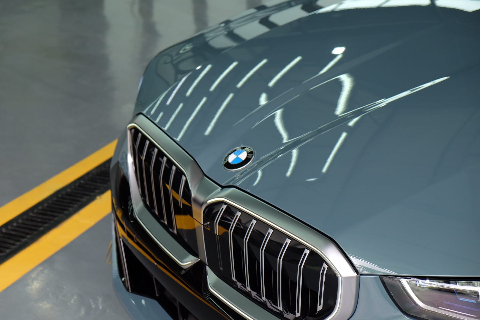 BMW G60